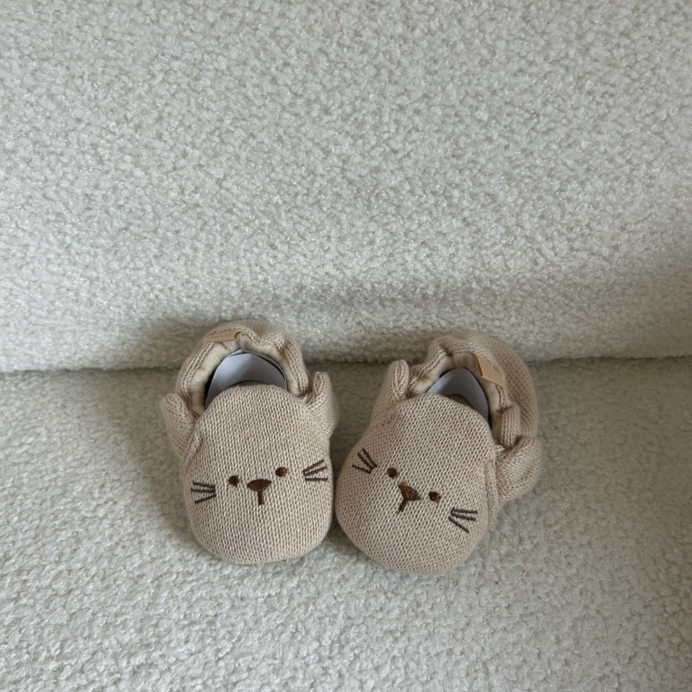 Tan Cat Baby Booties
